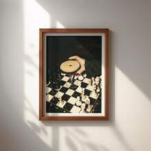 1幅超现实主义浓缩咖啡马提尼与国际象棋墙画，鸡尾酒与棋盘图案帆布画，氛围酒吧海报，暗黑优雅酒吧装饰，适用于客厅、卧室、办公室装饰，送给她的礼物，可选无框或有框。 - 彩色 - 查看 4