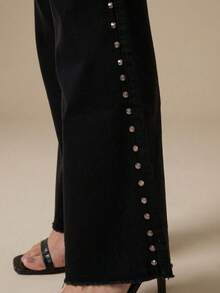 pthirillo Women's Black Flare Jeans With High-Waisted Butt-Lifting Effect And Rhinestone Detail. - 側邊釘子 - 查看 4