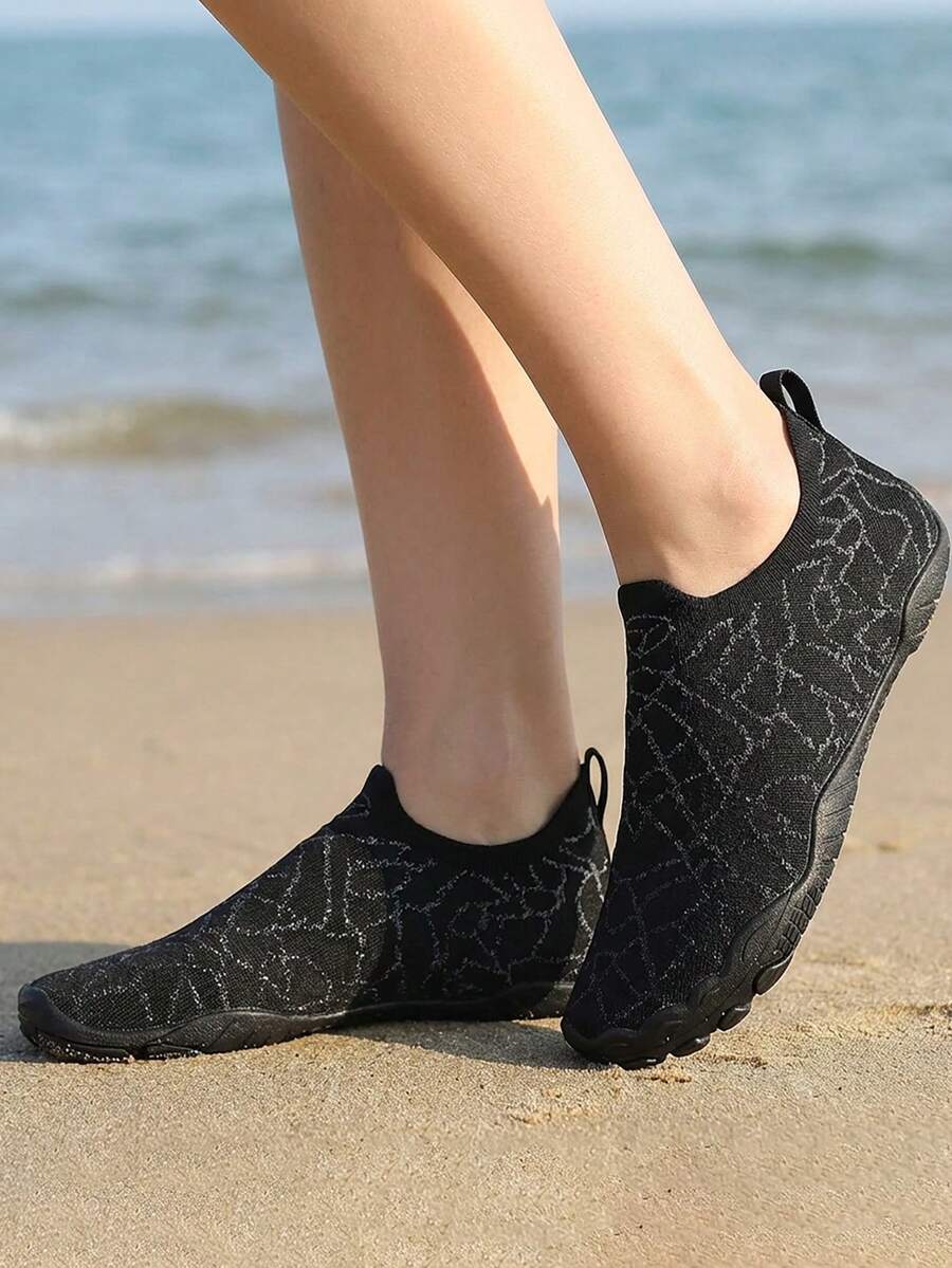 Lightweight Quick-Drying Water Shoes For Men And Women, Outdoor Non-Slip Soft Bottom Swimming Shoes, Beach Diving Snorkeling Shoes, Simple Printed Couples Barefoot Fit Water Sports Shoes - Black - View 1