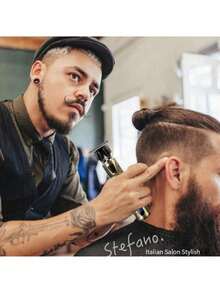 USB充电式多功能理发器，300mAh锂电池。小巧便捷，不锈钢刀片，刀片可水洗，配备4个修剪附件，纹理机身设计，底部隐藏式充电口，可精准修剪和造型，男女皆宜，适用于家庭和专业沙龙使用。 - 彩色 - 查看 10