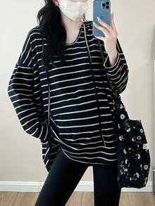 Blusa de mujer Camiseta de manga larga con capucha y cuello en V versátil para mujer, con rayas blancas y negras, ideal para primavera/otoño. Camiseta informal y holgada con capucha y cordón ajustable, prenda interior de manga larga con rayas para mujer. - Negro - Ver 8