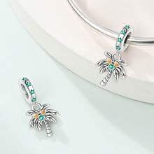 1. 镀银旅行系列 - 旅行吊坠，配有安全链 - 风车彩虹吊坠、浪漫热气球珠、飞行热气球珠、趣味行李箱珠、红色行李箱珠、自由飞行珠、冒险家背包挂饰、趣味椰子树挂饰。非常适合搭配原创蛇骨链手链、项链和串珠，DIY 制作珠宝。送给闺蜜的奢华礼物。 - 彩色 - 查看 9