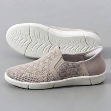 Skechers 女士蕾丝网面透气轻便休闲运动健步鞋 - 淡紫色 - 查看 2