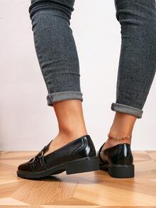 女士乐福鞋，圆头金属扣雕花平底鞋，户外复古女鞋，休闲学院风鞋 - 黑色 - 查看 5