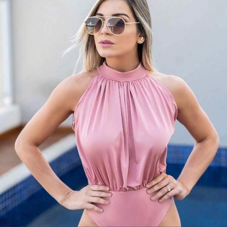 Elegant Halter Neck Bodysuit For Women, Sleeveless, Off-The-Shoulder Design With Fitted Waist Detail. - Rosa Bebe - Añade 2