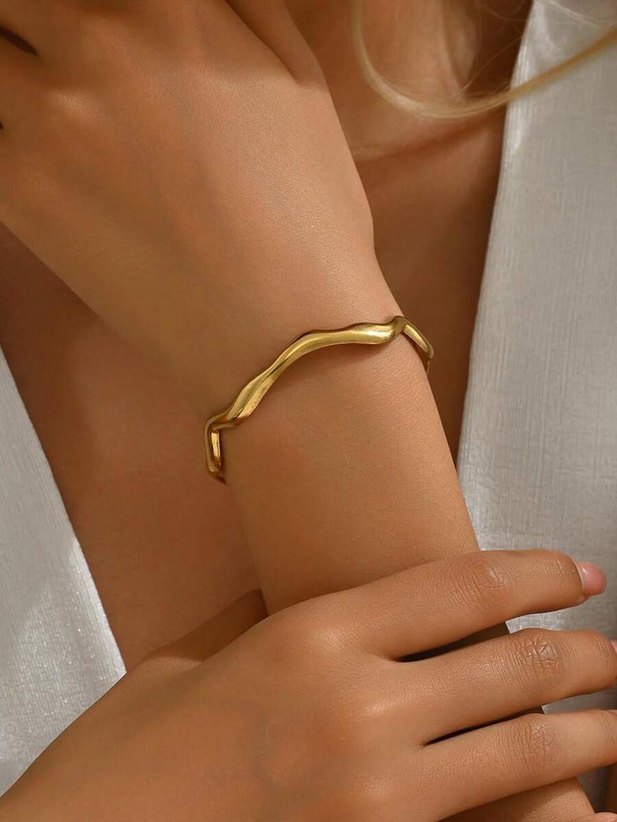 1pc Fashionable Stainless Steel Wavy Open Cuff Bangle, Textured Geometric Wide Bangle For Women, Simple 18K Gold Plated Beacelet, Sutiable Foe Daily Wear Or Party/Holiday Jewelry Gift - Gold - View 1