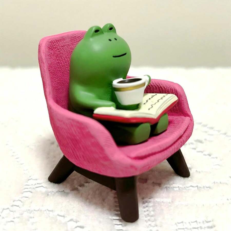 迷你青蛙摆件 - 有趣的青蛙雕塑，可放置于书架或桌面上 - 青蛙主题桌面装饰品 - 送给青蛙爱好者的完美可爱礼物