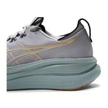 Asics 男士跑步鞋 GEL-NIMBUS 28，轻便舒适，适合日常通勤和休闲跑步，1011C127-020 - 灰白色/薄荷綠 - 查看 8