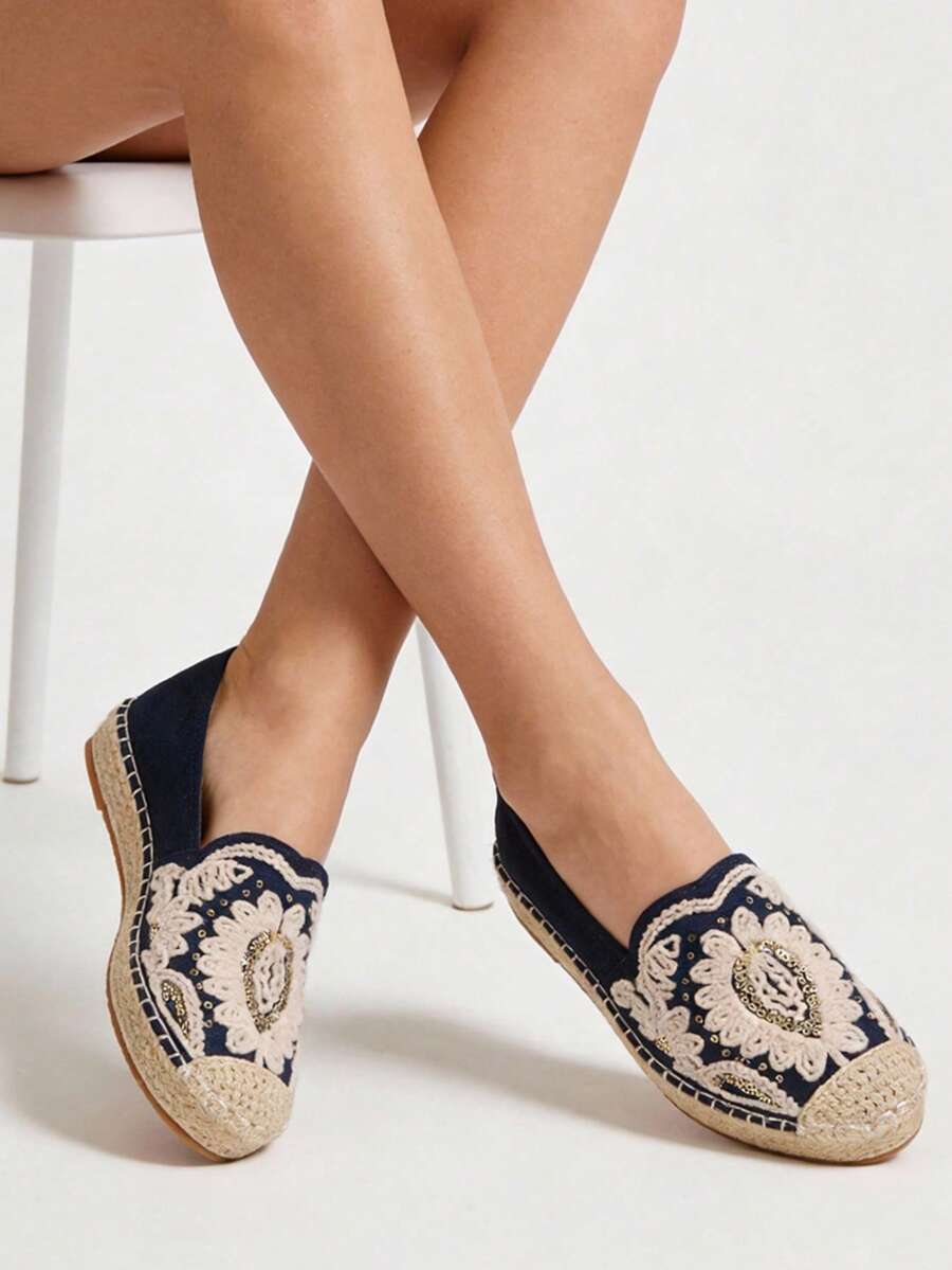 ESPADRILLES IN CAMOSCIO SINTETICON CON RICAMI SULLA TOMAIA - Blue - View 1
