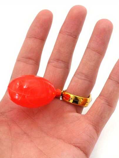 趣味喷水戒指恶作剧道具 - 愚人节恶搞玩具，塑料材质，可喷水，边缘光滑，适用于万圣节、圣诞节和其他节日恶作剧和玩笑（多种颜色可选）