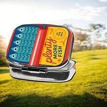 1个复古沙丁鱼主题金属药盒收纳盒 - 双隔层海洋主题药品收纳盒，沙丁鱼图案，便携耐用，适合居家、旅行、手提包使用 - 沙丁鱼爱好者的独特礼物，手提包药盒，旅行药品收纳盒