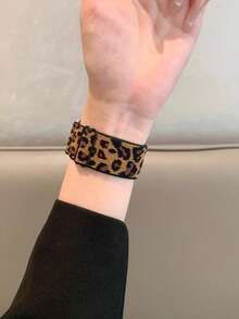 1条深色豹纹表带，兼容38/40/41/42/44/45/49mm Ultra/SE/8/7/6/5/4/3/2/1等型号，是送给朋友、家人和聚会的绝佳礼物。 - 彩色 - 查看 2