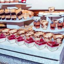 50pcs Plastic Dessert Cups, Small Square Clear Jelly Cups, Square Mini Appetizer Cups, Reusable Dessert Bowls, Yogurt Parfait Cups, Suitable For Mousse Cake, Party, Wedding, Tasting, Pudding, Etc.