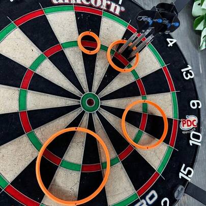 4/8个飞镖训练环 - 带有1至20的数字计分区，适用于各种飞镖靶，可用于提高精准度和瞄准能力 - 适合家庭、酒吧、比赛、初学者和专业人士 - 耐用的飞镖靶环