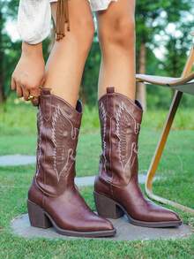 Women's Western Cowboy Boots New European And American Western Style Features Traditional Embroidery Holiday Leisure Pointed Low Heel Boot Sole Non-Slip, Wear-Resistant And Not Tired. It Is Suitable For Daily Festivals, Ranch Cultural Rodeos And Street Cultural Fashions. - Brown - View 2