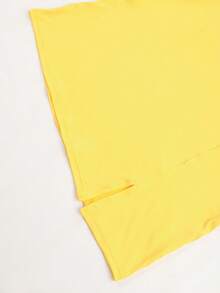 Đầm ngắn màu vàng ôm sát dành cho nữ, có dây đeo mảnh và xẻ tà bên hông, kiểu dáng thanh lịch thường ngày, phù hợp cho hẹn hò và du lịch, đầm ngắn mùa hè dành cho nữ. - Màu vàng - Xem 6