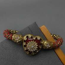 一款复古风格的镶钻树脂小球花朵图案心形红色手链，适合女性日常佩戴，是送给母亲和女友的完美礼物。 - 紅色 - 查看 3