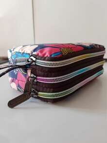 1个时尚印花大容量女士手拿包，带3层拉链隔层和可拆卸腕带 - 耐用印花尼龙材质，适合旅行、日常使用，可装手机、化妆刷、口红、美容工具、化妆品旅行包、拉链零钱包、多功能卡包，女士日常手提包，满足您的外出和日常需求。 - 彩色 - 查看 9