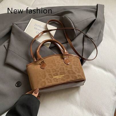 1个棕色复古豹纹PU小方包，女士托特包，适合单肩或斜挎，冬季款