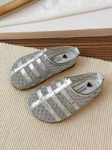 Girls Slippers 2026 New Fashion Hollow Breathable Comfortable Children Princess Shoes Toddler/Little/Big Kids Soft Bottom Non-Slip Flat Sandals - Silver - View 2