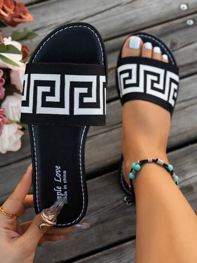 Women's New Sandals, Round Toe Flat Fashion Slippers, Cute Fabric Heart-Shaped Beach Shoes, Suitable For Outings, Travel, Gatherings, And Home Wear