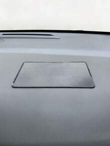 1 片黑色防滑垫，汽车配件防滑垫