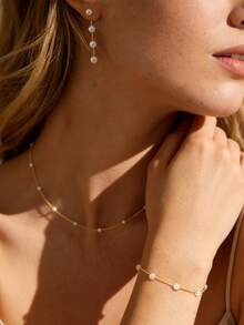 4 件时尚优雅女士仿珍珠首饰套装，包括项链、耳环、手链、14K 金/银珍珠项链、手链和耳环套装，适合日常佩戴或派对，精致的女士珠宝礼物