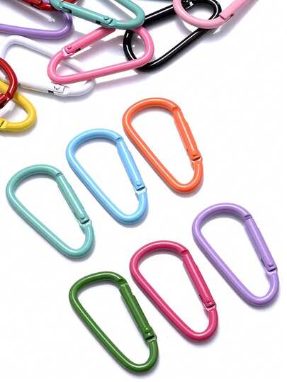 15色混装便携式户外登山扣钥匙扣，铝合金材质，适用于背包和行李箱，是露营活动的理想之选，5D喷漆铝合金登山扣，彩色喷漆攀岩登山扣户外钥匙扣