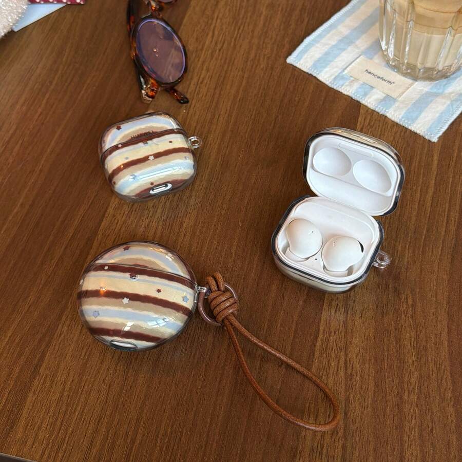 Ốp tai nghe kiểu dáng retro màu xanh dương và nâu sọc phối hợp hình ngôi sao, tương thích với Freebuds 7i, Freebuds 2, Freebuds SE3, Freebuds 5i, Galaxy Buds Pro 3. Ốp tai nghe phong cách Hàn Quốc dễ thương.