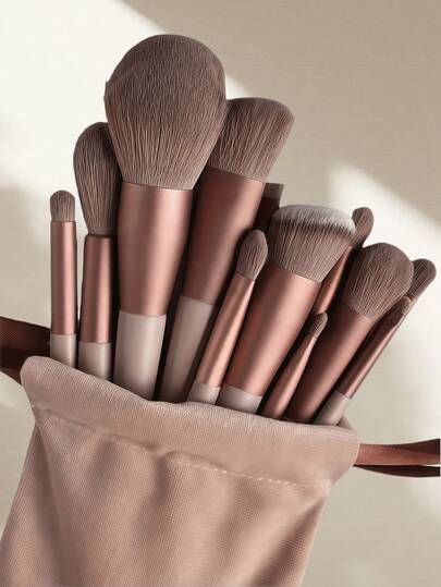 13pcs Makeup Brush Set, Soft & Fluffy, Include Foundation Brush, Powder Brush, Eyeshadow Blending Brush, Makeup Bag & Sponge, Great Gift For Beginners, Random Brown Tones. The Makeup Brushes Are Made Of Soft Fiber Material, Easy To Carry.