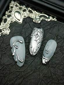 可能制作成混合美甲套装，10片可爱巴洛克Y2K朋克哥特铬金属西部法式中长杏仁形亚克力手工按压式美甲，金色美甲银色美甲，纯手工绘制金色波纹银色波纹珠子3D钻石，适合酷女孩或男孩，女士或男士，适合派对、日常或婚礼美甲装扮佩戴，附赠凝胶贴纸、指甲锉和美甲用品。 - 銀色 - 查看 5