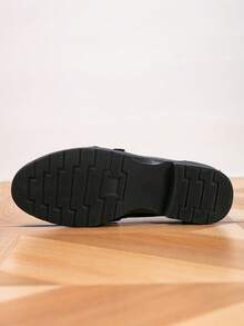 女士乐福鞋，圆头金属扣雕花平底鞋，户外复古女鞋，休闲学院风鞋 - 黑色 - 查看 8