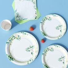 8件套清爽青柠叶一次性餐具套装，包括餐盘、餐巾纸和杯子，适合派对、生日、婚礼、家庭野餐等场合。 - 彩色 - 查看 4