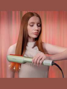 Cecotec Air Lisse 香檳色 600W 直髮器：採用離子技術、角蛋白和摩洛哥堅果油，打造柔順亮澤秀發，實現全面客製化。三種使用模式和 100º 至 230ºC 的溫度設置，適應各種髮質。 Air&Lisse 模式可減少損傷和毛躁。靜音高性能無刷電機搭配整合式顯示屏，帶來最佳個人化造型體驗。面板鎖定和可拆卸過濾器，更加耐用。 - 查看 7