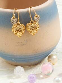 1 Pair Fashionable & Elegant Hollow Heart, Rhinestone Inlaid Heart Pendant Earrings For Women - Openwork Heart Pendant Earrings - View 2