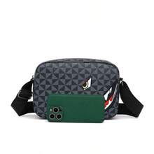 个性化时尚单肩包，包含迷你港式斜挎包，适合男士，可作为圣诞/冬季礼物、单肩包、时尚礼物、情人节礼物、旅行必备、假日必备包、露营斜挎包、贴纸包、夏季情人节礼物、情人节礼品袋、斜挎包、春季学习用品、情人节手机包。 - 彩色 - 查看 9