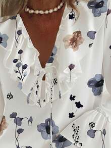 ChicMe Damen Bluse mit Wasserfarben Blume Muster, Rüschen, V-Ausschnitt, Langarm, Bindeband, lässig, locker, geschichtete Glockenärmel - Weiss - Übersicht 3