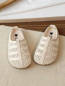 Girls Slippers 2026 New Fashion Hollow Breathable Comfortable Children Princess Shoes Toddler/Little/Big Kids Soft Bottom Non-Slip Flat Sandals - Beige - View 3