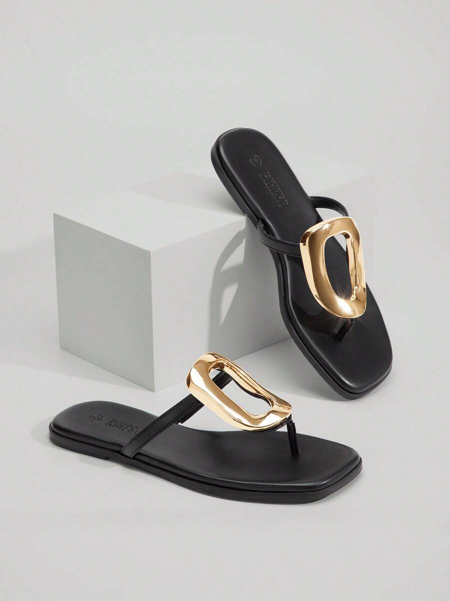 Rihero Flip Flops For Women Comfortable Square Toe Flat Sandals Slip On Summer Beach Slide Sandals With Metal Decoration - 黑色 - 查看 1