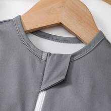 1 pieza Saco de dormir sin mangas para bebé con estampado lindo de vaca, suave y transpirable, adecuado para bebés de 0 a 9 meses, ideal para noches acogedoras - Blanco y Negro - Ver 4