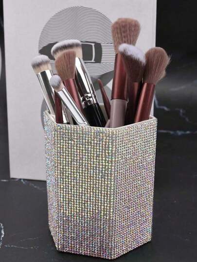 1 pieza Soporte para brochas de maquillaje con rhinestones en forma de hexágono, de gran capacidad, con superficie incrustada de rhinestones multicolor, de estilo lujoso y brillante, con patrón totalmente pavimentado, forma cilíndrica hexagonal, bordes y detalles limpios, contenedor para herramientas de cosmética, adecuado para tocador de dormitorio, escritorio de vestidor, etc.