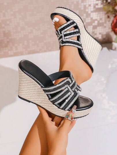 Sandalias de plataforma azules, chanclas bohemias de color block negro y blanco, sandalias de cuña con strass de moda con suela gruesa, zapatos plateados, sandalias de tacón alto color champán, atuendos de primavera y verano