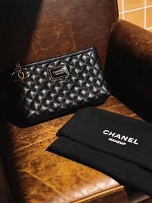 CHANEL 黑色绗缝真皮化妆包、卡包、真皮收纳袋、黑色绗缝、化妆包、便携式收纳包、手提包、化妆盒、卡包、便携式、手拿包、口红盒 - 黑色 - 查看 4