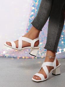 Sandal Wanita Model Terbaru dengan Hak Tebal dan Tali Warna Nude - Putih - View 2