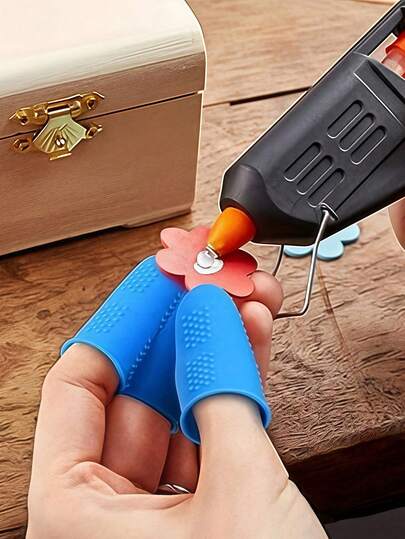 3Pcs Silicone Finger Protectors, Finger Protectors, Finger Protectors For Hot Glue, Silicone Thimble, Hot Glue Finger Protectors, Fingers Tip Pads Grips For DIY Money Counting Collating Writing Sorting Task Hot Glue And Sport Games (Blue)