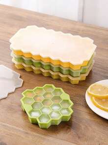 1 khay làm đá hình tổ ong bằng silicon có nắp đậy, chất liệu chống dính cao cấp, dung tích lớn, thích hợp để làm đá viên tại nhà, pha chế đồ uống lạnh, đồ uống mùa hè, chuẩn bị đá cho các bữa tiệc và bảo quản lạnh hàng ngày. - Nhiều màu - Xem 4