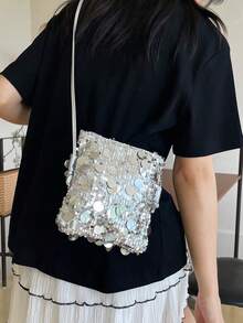 1个绗缝开合式PVC亮片小方包，时尚闪亮亮片零钱包手机包，女士派对宴会包，新款时尚链条斜挎包，闪亮亮片别致单肩包，适合女士出席宴会和派对 - 銀色 - 查看 5