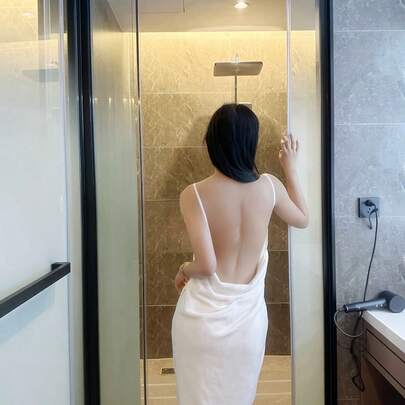 1pc Luxury Adjustable Strap Waist Belt Striped Bathrobe, Suitable For Bathing, Showering And Spa Care, Applicable To Gym, Dorm, Swimming Pool, Sauna And Travel Leisure Occasions. An Excellent Gift For Mother, Wife, Girlfriend, Fiancee Or Family.