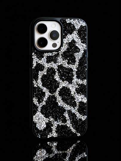 1个超闪亮3D水钻全镶黑白奶牛纹手机壳，兼容 17、16 Pro Max；星空水钻手机壳，兼容 15；奶牛纹手机壳，兼容 14；简约全镶水钻手机壳，兼容 13；大摄像头孔手机壳，兼容 12、11
