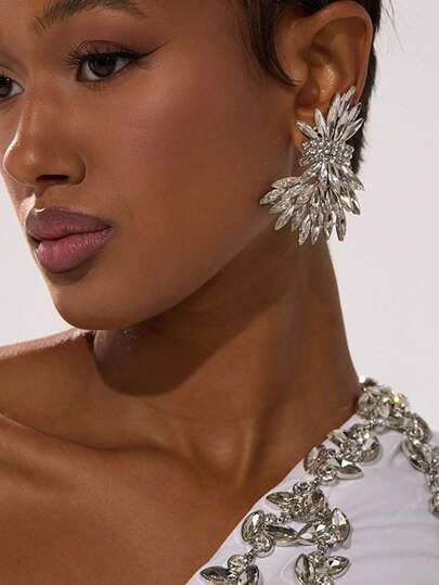 一对独特天使翅膀造型水钻耳环，优雅女士配饰